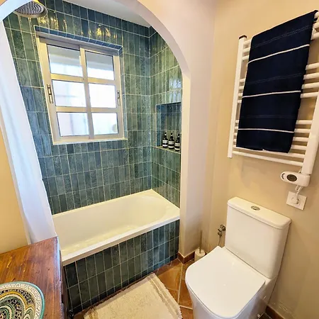 2br House With Rooftop Terrace, 8 Min Walk To Center * Torremolinos